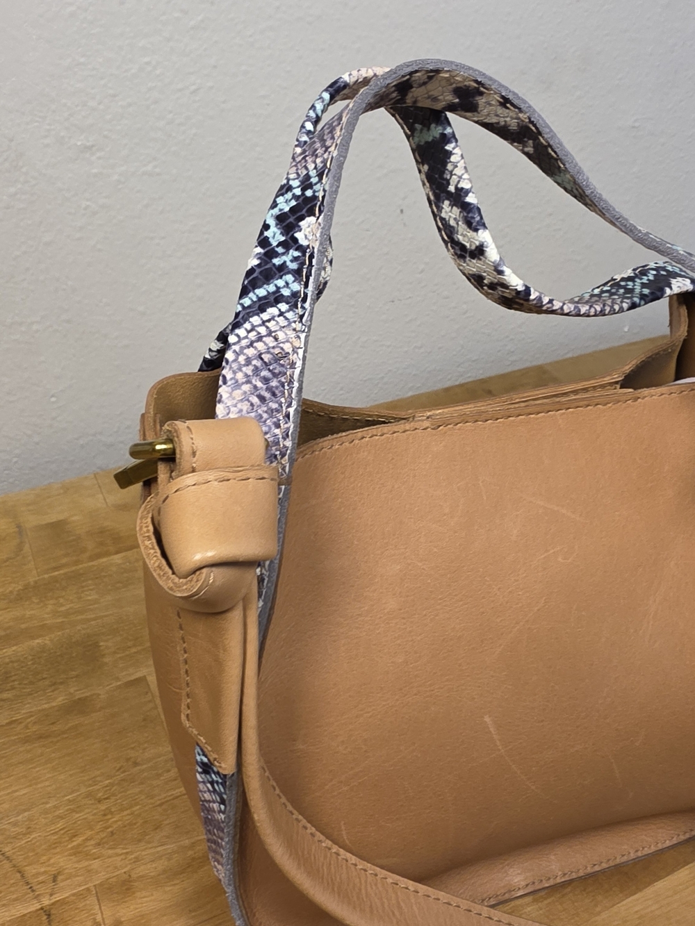 Madewell The Sydney Crossbody Bag Snake Embossed Leather Handbag NWT MD183 - Picture 14 of 15